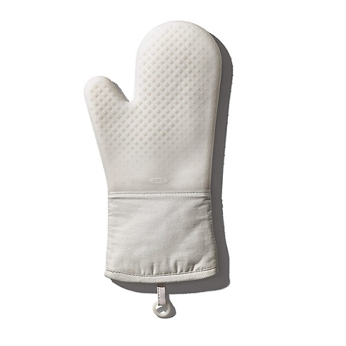 https://www.berings.com/wp-content/uploads/2021/07/OXO-Good-Grips-Silicone-Oven-Mitts-Oat.jpg