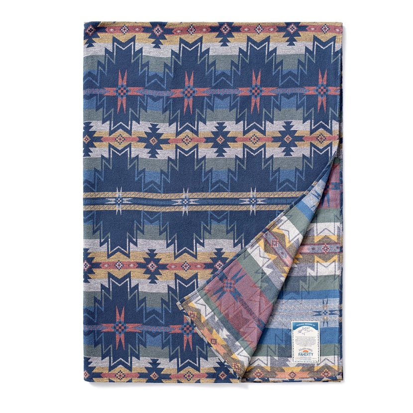 Winter Star Jacquard Adirondack Blanket | Berings