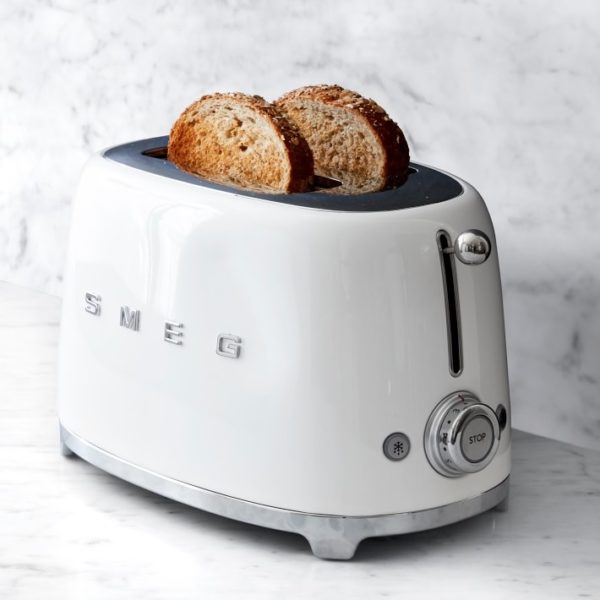 https://www.berings.com/wp-content/uploads/2022/07/SMeg-White-Toaster-3-600x600.jpg