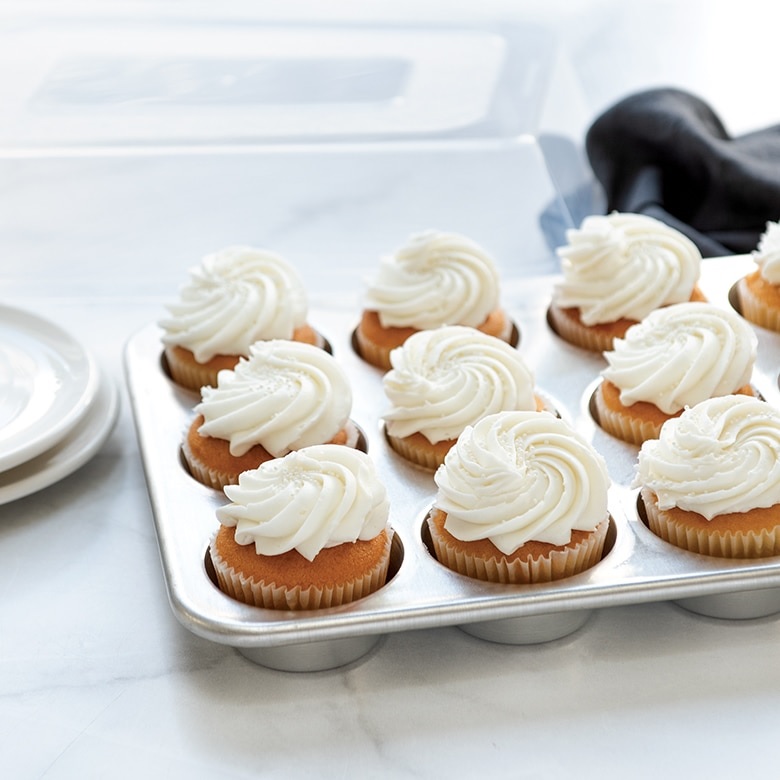 Nordic Ware - Naturals 12 Cavity Muffin / Cupcake Pan with High