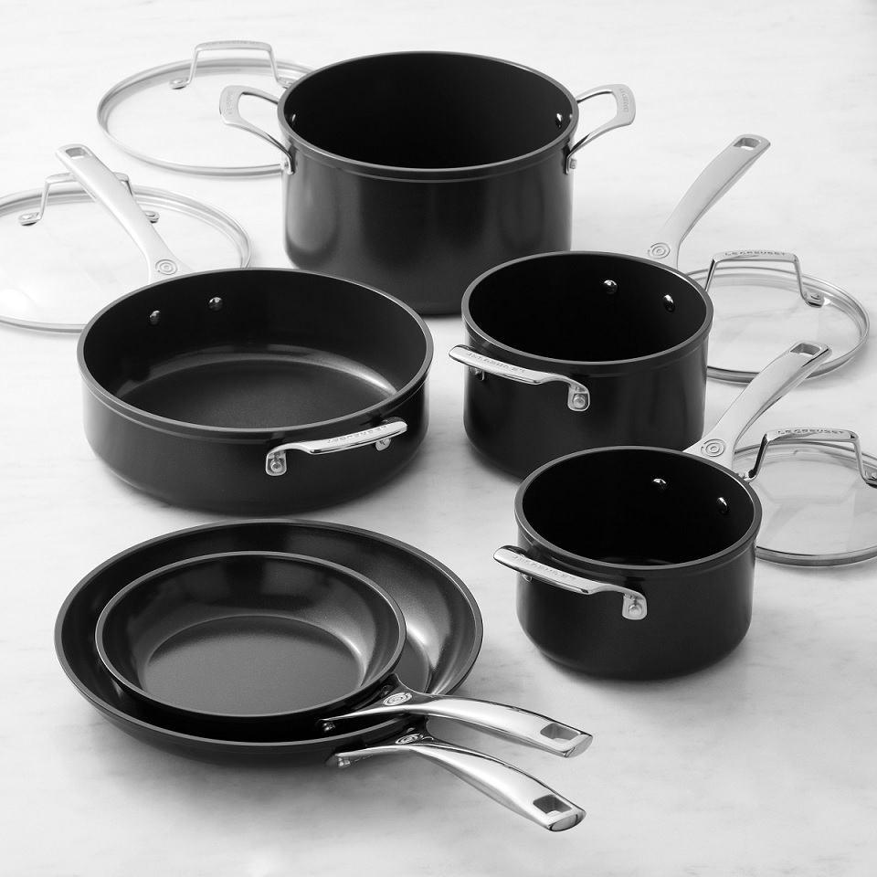 Le Creuset Essential Nonstick Ceramic 10-Piece Cookware Set | Berings